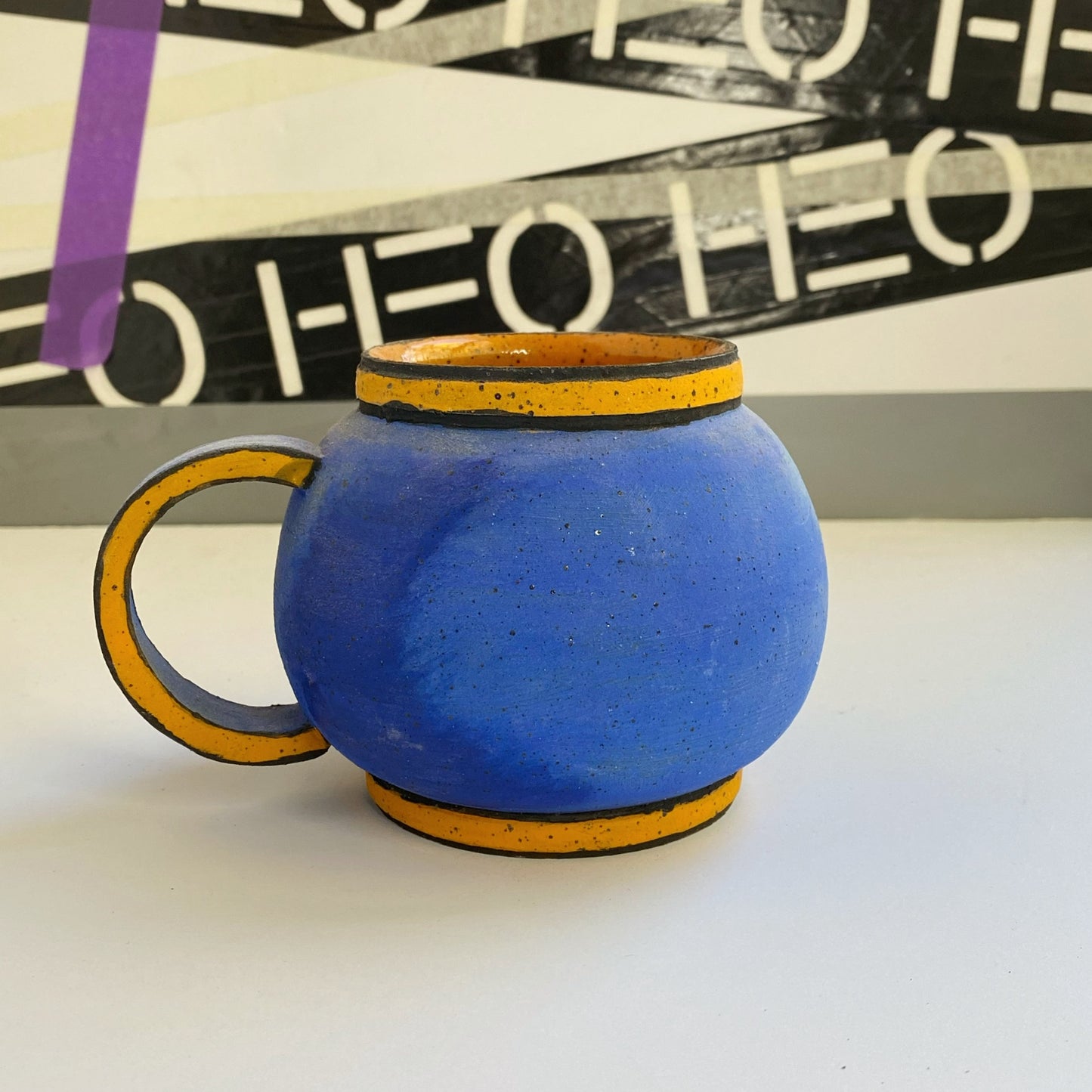 Cartoon Belly Mug with Contour